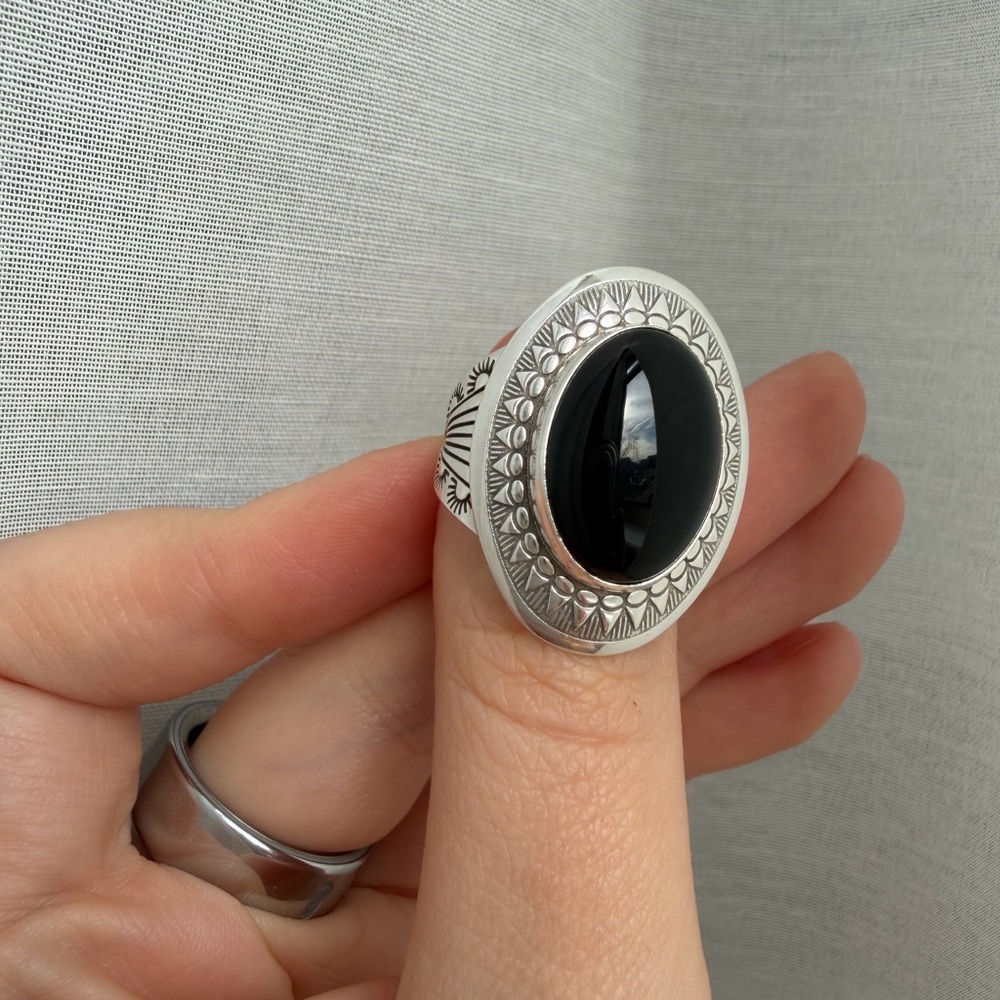 Navajo Onyx ring southwest women sterling silver Signed QT Size 9